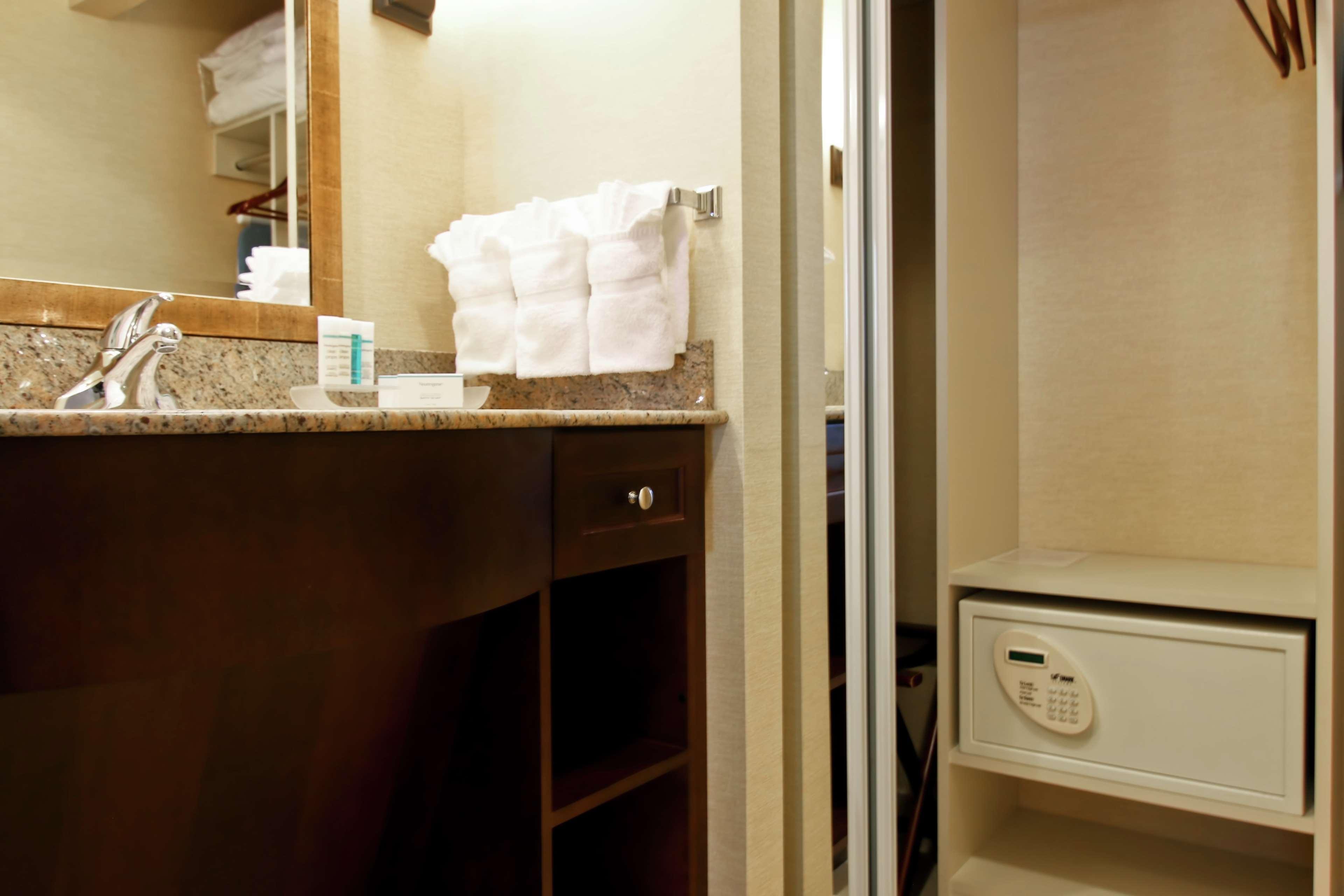 Homewood Suites By Hilton Toronto Вон Екстер'єр фото